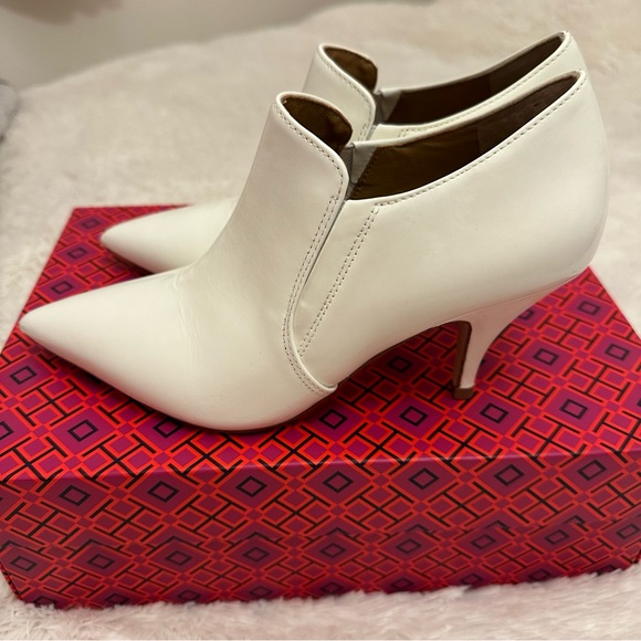 Tory Burch Georgina White Ankle Bootie Size: 5.5 - Picture 6 of 16